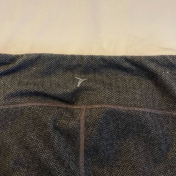 OLD Navy Active Go Dry Fitted Leggings - Picture 11 of 13